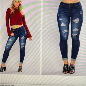 Selling bc I got the wrong size !